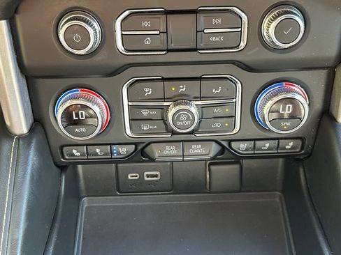 Certified 2021 GMC Yukon SLT AWD/4WD image 34
