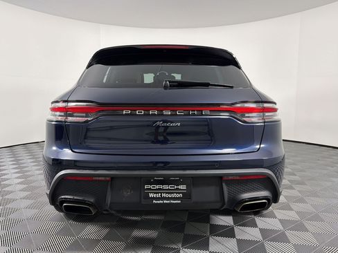 Certified 2023 Porsche Macan AWD/4WD image 10
