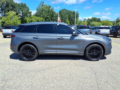 Used 2022 Lincoln Corsair Reserve AWD/4WD image 9