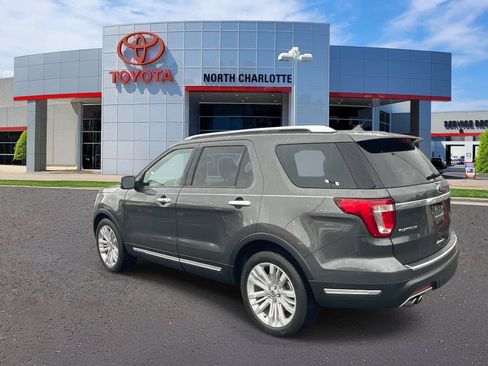 Used 2018 Ford Explorer Platinum AWD/4WD image 4