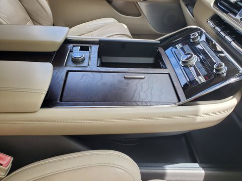 Used 2018 Lincoln Navigator Reserve AWD/4WD image 46