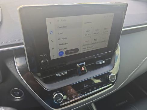 Certified 2025 Toyota Corolla XSE image 19