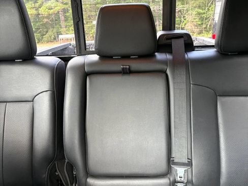 Used 2015 Ford F250 Lariat w/ Lariat Chrome Package AWD/4WD image 24