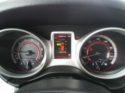 Used 2017 Dodge Journey SXT w/ Comfort/Convenience Group image 15