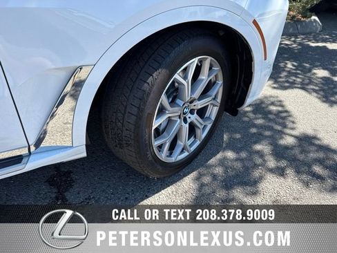 Used 2026 BMW X7 xDrive40i AWD/4WD image 11