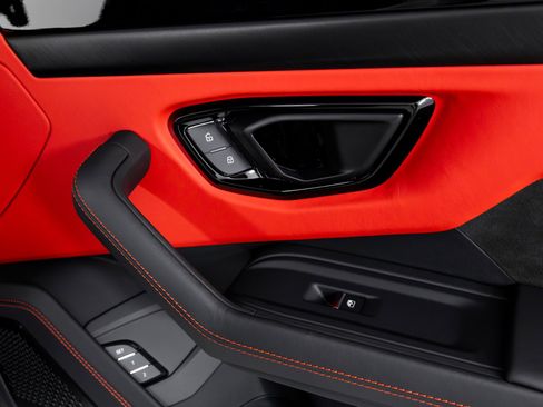 Used 2024 Lamborghini Urus S image 36