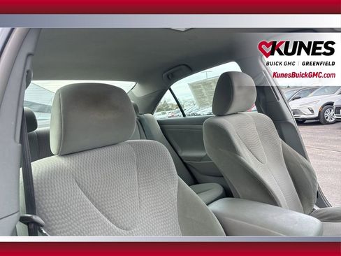 Used 2010 Toyota Camry LE image 37