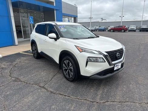 Used 2023 Nissan Rogue SV image 9