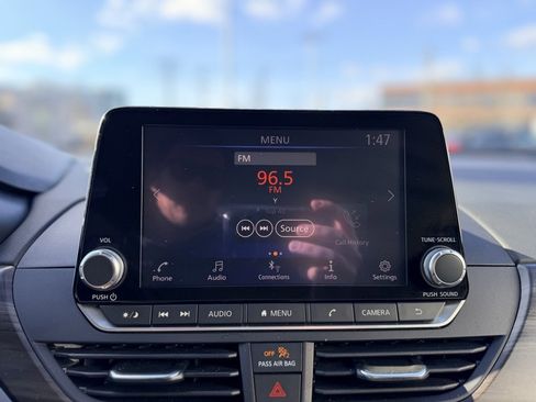 Used 2024 Nissan Altima 2.5 SV image 31