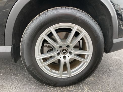 Used 2025 Mercedes-Benz GLC 300 4MATIC image 19