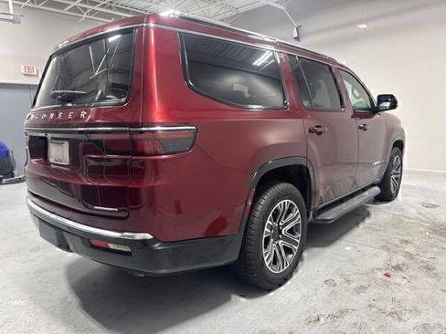 Used 2022 Jeep Wagoneer Series III AWD/4WD image 5