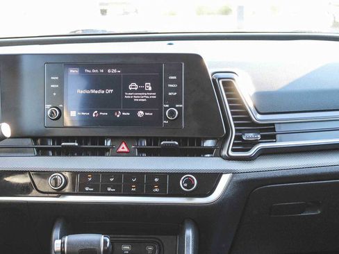 Used 2024 Kia Sportage LX image 10