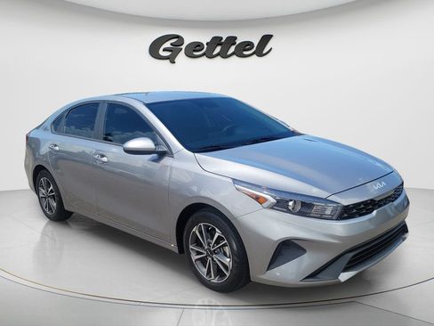 Used 2023 Kia Forte LXS FWD image 3