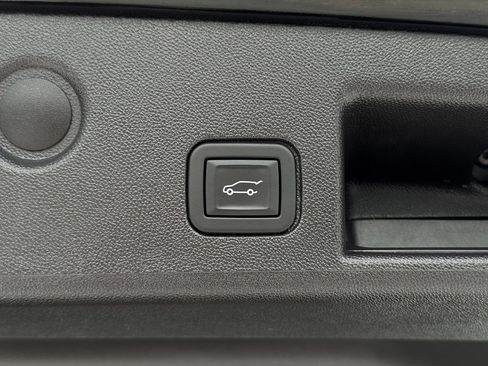 Used 2024 Chevrolet Equinox RS FWD image 17