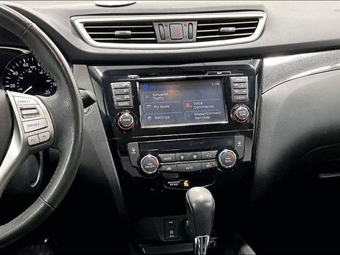 Used 2016 Nissan Rogue SL w/ SL Premium Package FWD image 8