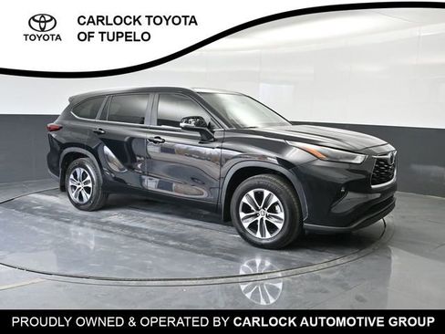 Used 2024 Toyota Highlander XLE image 5