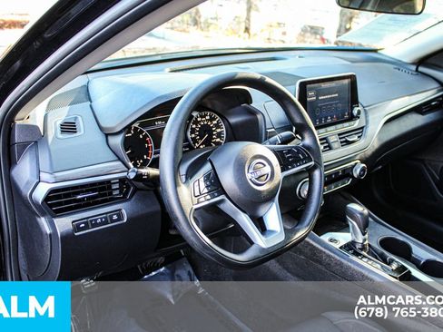 Used 2025 Nissan Altima 2.5 SV image 22