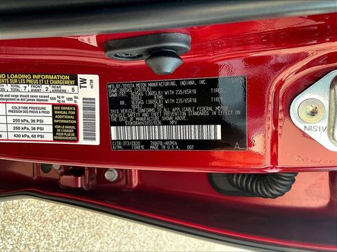 Used 2025 Toyota Highlander XLE FWD image 21