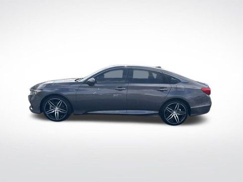 Used 2022 Honda Accord Touring image 2