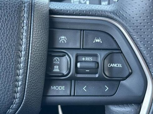 Certified 2025 Toyota 4Runner Trailhunter image 31