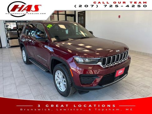 Used 2025 Jeep Grand Cherokee Laredo X w/ Trailer Tow Package image 8