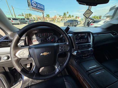 Used 2020 Chevrolet Suburban Premier RWD image 13