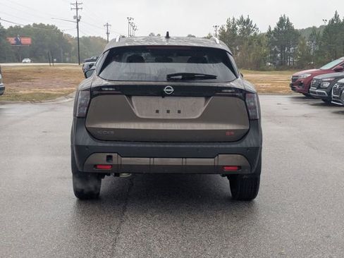 New 2026 Nissan Kicks SR image 4