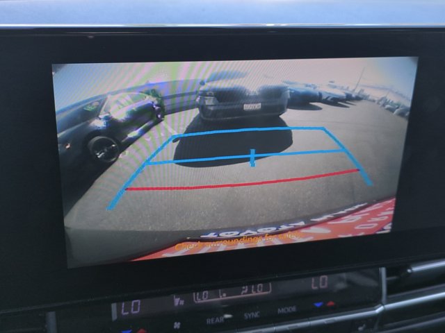 Used 2025 Toyota Sienna XLE FWD image 24