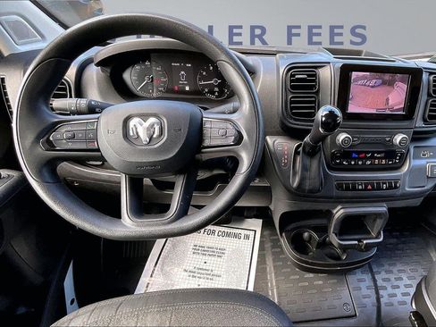 Used 2024 RAM ProMaster 2500 w/ Convenience Group FWD image 9