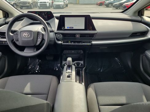 Used 2025 Toyota Prius LE FWD image 9