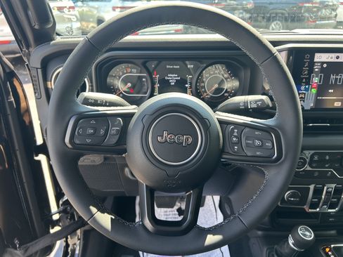 New 2025 Jeep Gladiator Sport image 15