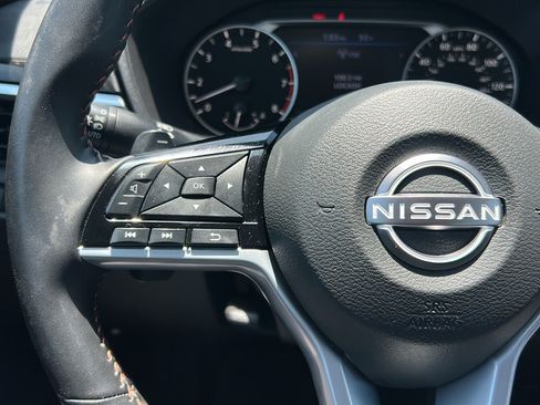 Used 2025 Nissan Altima 2.5 SR w/ SR Premium Package FWD image 25