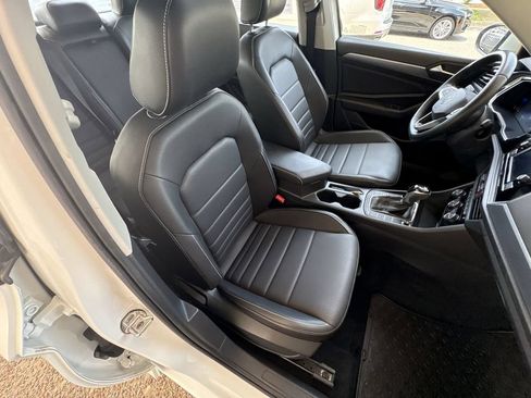 Used 2022 Volkswagen Jetta SE FWD image 28