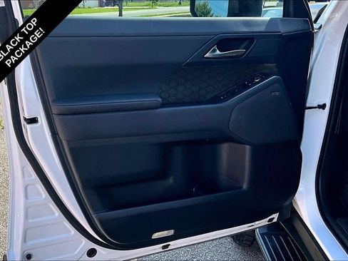 Used 2025 Lexus GX 550 AWD/4WD image 23