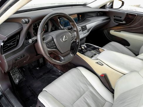 Used 2019 Lexus LS 500 w/ Interior Upgrade Package RWD image 3