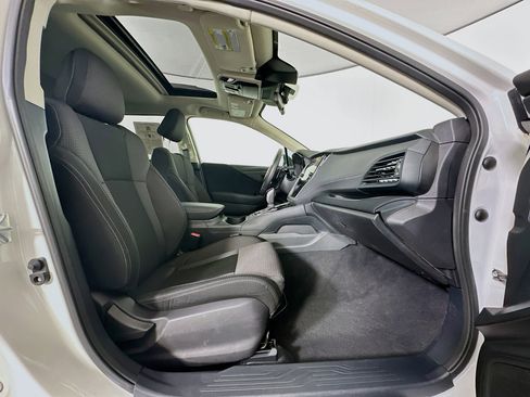 Used 2025 Subaru Outback Premium AWD/4WD image 32