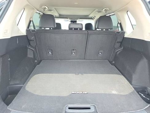 Used 2023 Nissan Rogue SV w/ SV Premium B Package FWD image 10