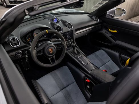 Certified 2025 Porsche 718 Boxster Spyder RS RWD image 43