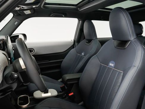 Certified 2025 MINI Cooper 2-Door Hardtop image 16