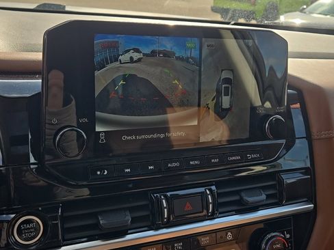 Used 2024 Nissan Pathfinder Platinum w/ Cargo Package image 21