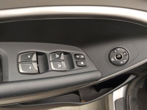 Used 2017 Hyundai Santa Fe SE image 27