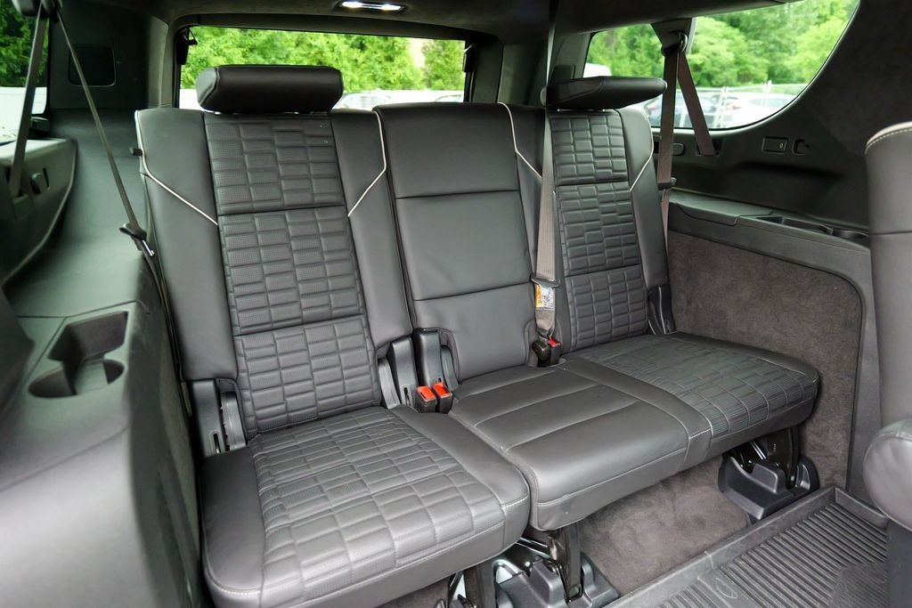 Used 2025 Cadillac Escalade ESV Sport Platinum AWD/4WD image 34