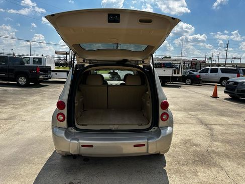 Used 2009 Chevrolet HHR LS image 11