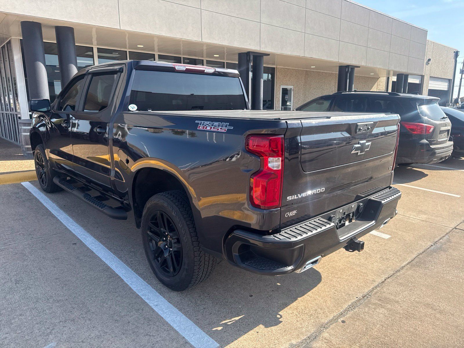 Used 2023 Chevrolet Silverado 1500 LT Trail Boss w/ Protection Package AWD/4WD image 5