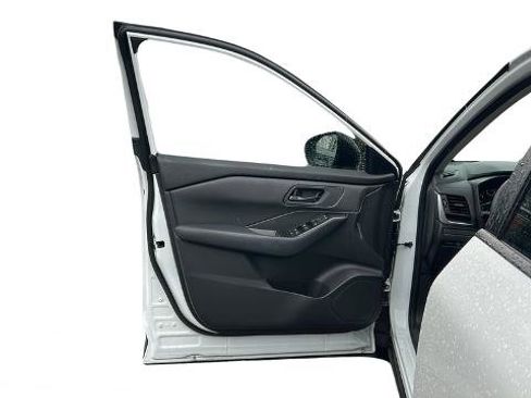 Certified 2025 Nissan Rogue S FWD image 11