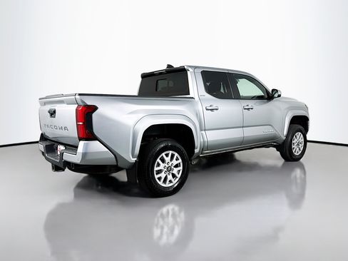 Certified 2024 Toyota Tacoma SR5 AWD/4WD image 7