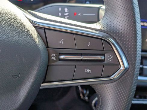 New 2026 Chevrolet Equinox EV LT image 18