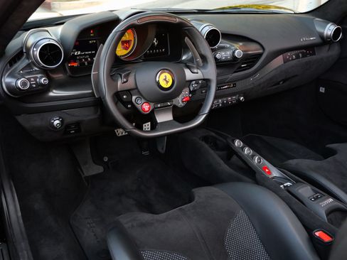 Used 2023 Ferrari F8 Tributo RWD image 13