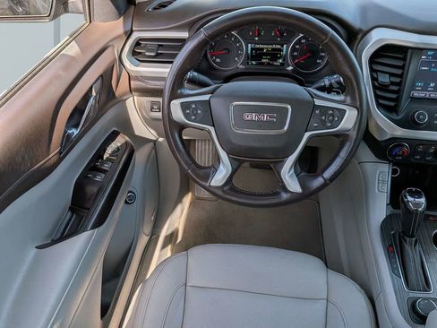 Used 2019 GMC Acadia SLT image 16