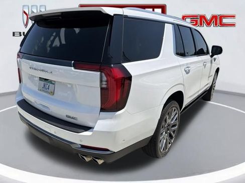 Used 2025 GMC Yukon Denali Ultimate AWD/4WD image 5